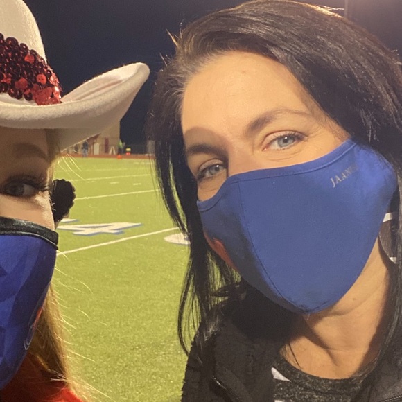 Meet your Posher, Karen - Picture 2 of 5